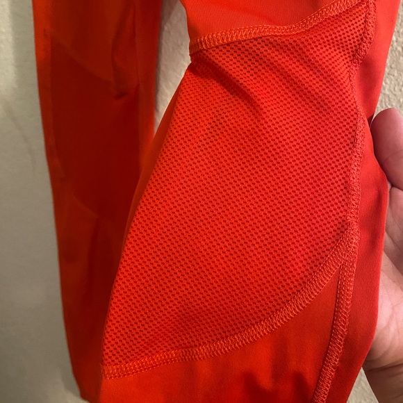 Women’s Nike Dri Fit 7/8 Leggings - Picture 6 of 8